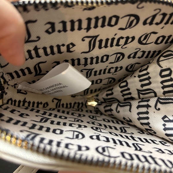GIFTED Juicy Couture Quilted Heart Wristlet - Picture 6 of 7